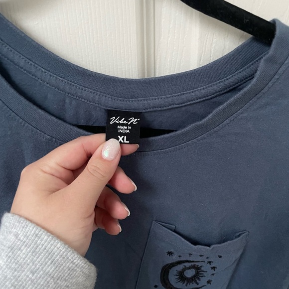 Celestial tee - Picture 3 of 4